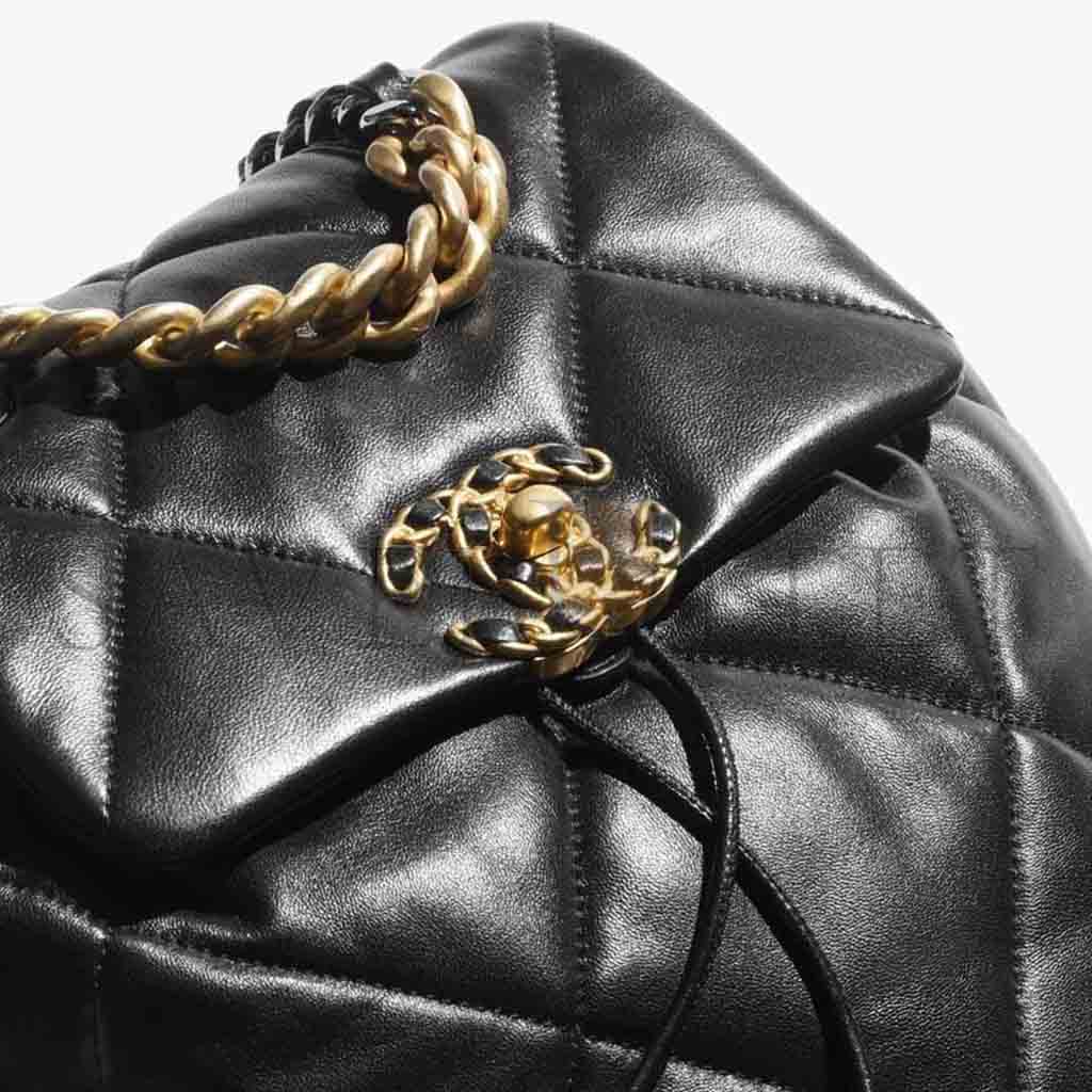 CHANEL MASTER 19 BACKPACK SHINY LAMBSKIN GOLD METALLIC BLACK (26*22*16cm)